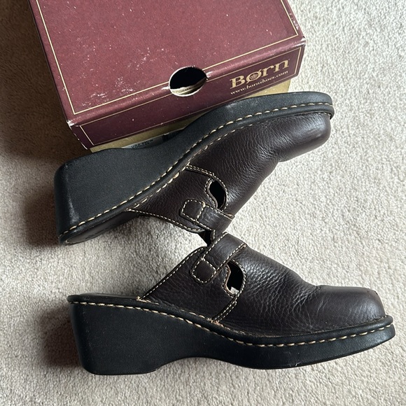 Brown Born Clogs - size 8 - Picture 8 of 9